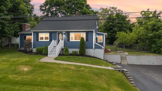 25 Charles St, Dracut, MA 01826