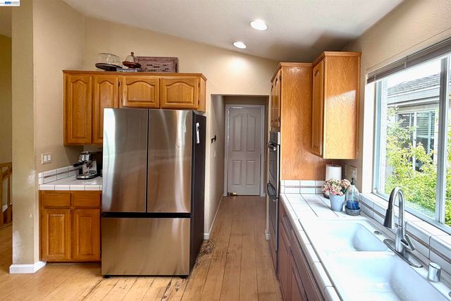 8051 Canyon Creek Cir, Pleasanton, CA 94588