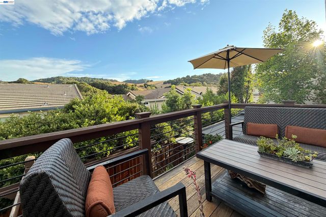 8051 Canyon Creek Cir, Pleasanton, CA 94588