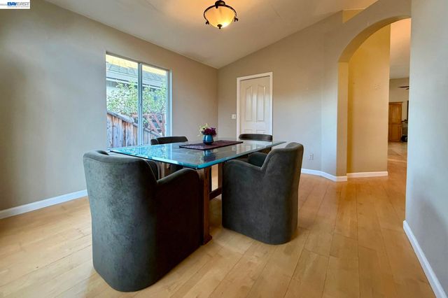 8051 Canyon Creek Cir, Pleasanton, CA 94588