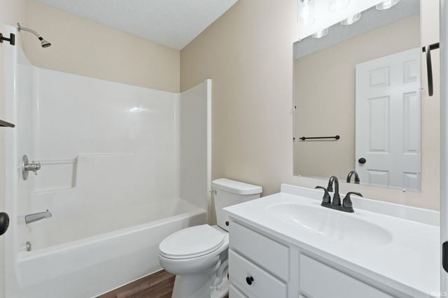 3321 Rivulet Run, Fort Wayne, IN 46818