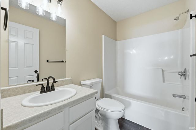 3321 Rivulet Run, Fort Wayne, IN 46818