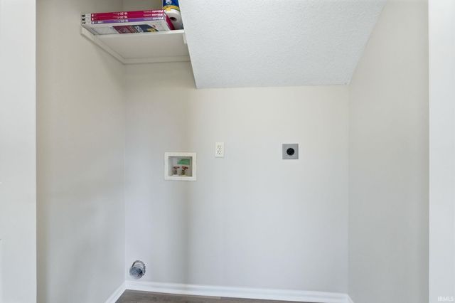 3321 Rivulet Run, Fort Wayne, IN 46818