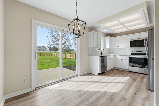 3321 Rivulet Run, Fort Wayne, IN 46818