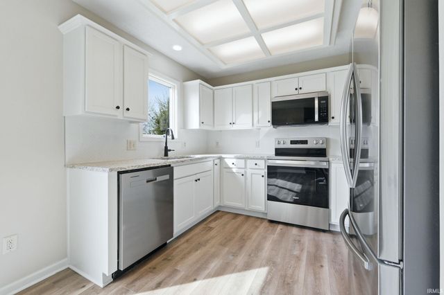 3321 Rivulet Run, Fort Wayne, IN 46818