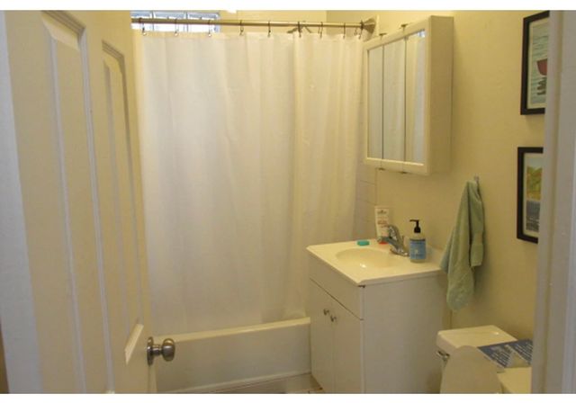 724 W Roscoe Street 1N, Chicago, IL 60657