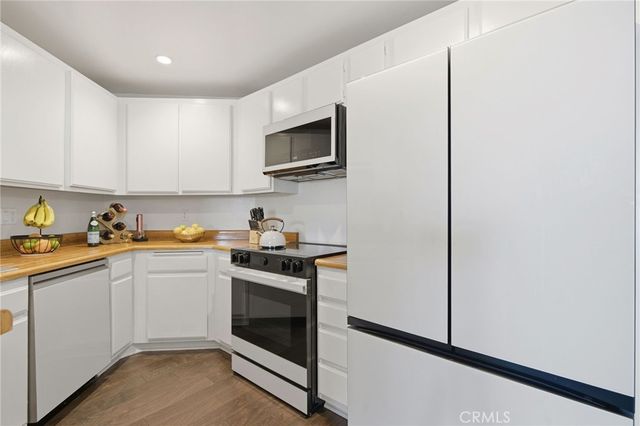 4260 Via Arbolada 205, Los Angeles, CA 90042