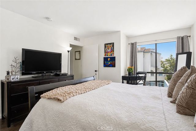 4260 Via Arbolada 205, Los Angeles, CA 90042