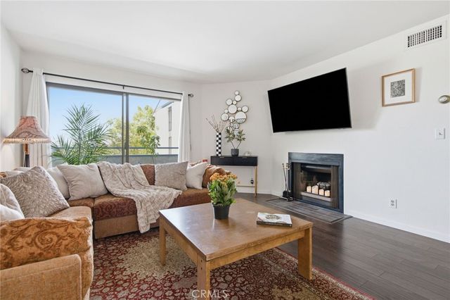 4260 Via Arbolada 205, Los Angeles, CA 90042