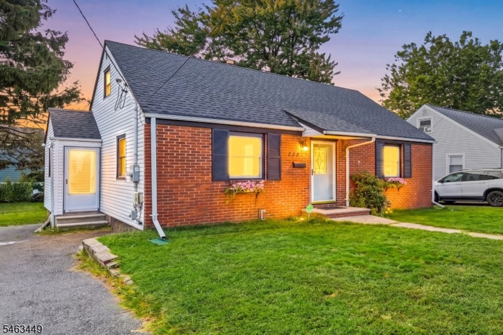 211 Martin Ave, Clifton City, NJ 07012 — photo 2