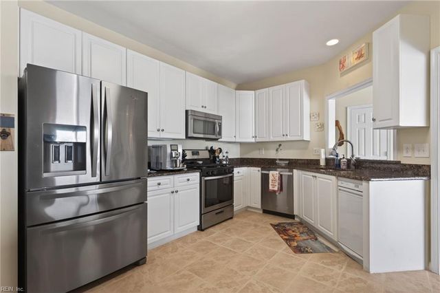 9476 Bay Front DR, Norfolk, VA 23518