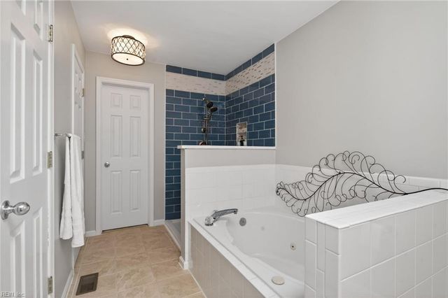 9476 Bay Front DR, Norfolk, VA 23518