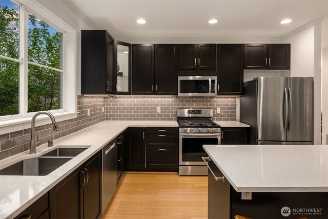 7601 39th Avenue S, Seattle, WA 98118