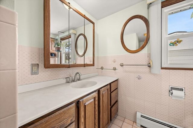 548 Jefferson St, Fall River, MA 02721