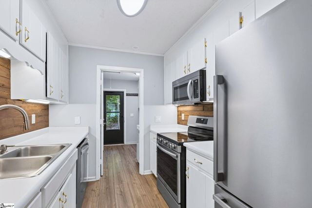36 Oakwood Drive, Greenville, SC 29609