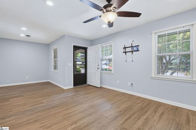 36 Oakwood Drive, Greenville, SC 29609