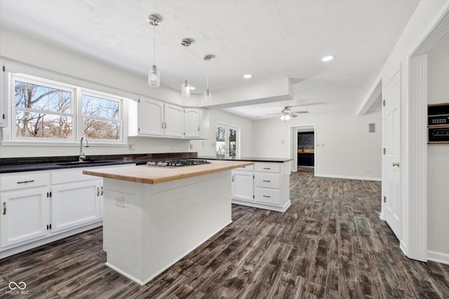 3616 Eagle Valley Court, Greenwood, IN 46143