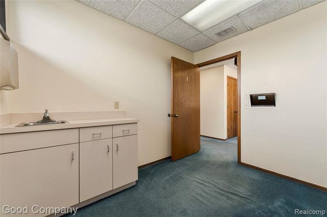 18200 E 10 Mile Road, Eastpointe, MI 48021