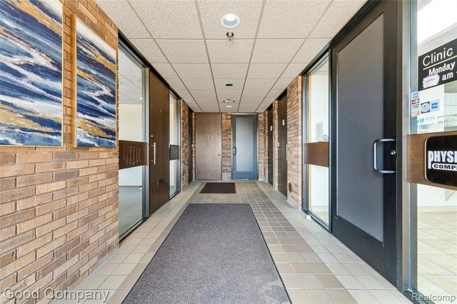 18200 E 10 Mile Road, Eastpointe, MI 48021