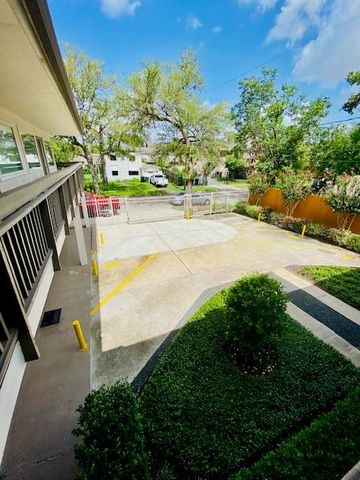 4701 Bell Street 10, Houston, TX 77023