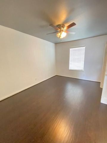 4701 Bell Street 10, Houston, TX 77023