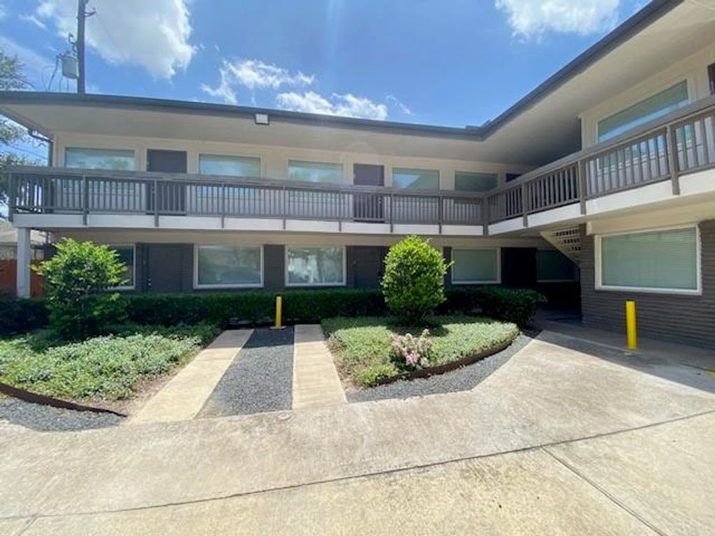 4701 Bell Street 10, Houston, TX 77023