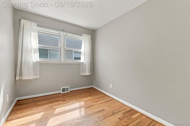 22434 Hillock Avenue, Warren, MI 48089