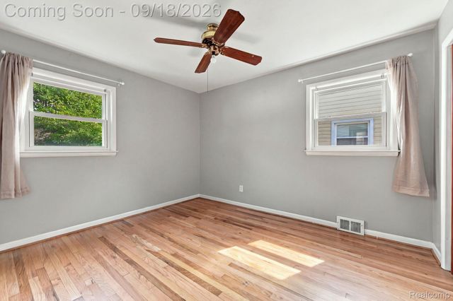 22434 Hillock Avenue, Warren, MI 48089