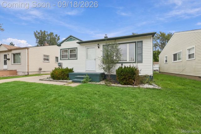 22434 Hillock Avenue, Warren, MI 48089