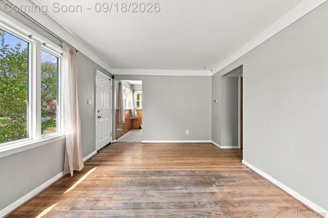 22434 Hillock Avenue, Warren, MI 48089