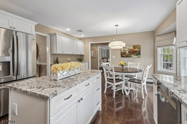 5 Revere Ct, Randolph Twp., NJ 07869