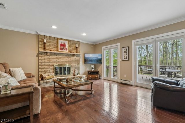 5 Revere Ct, Randolph Twp., NJ 07869