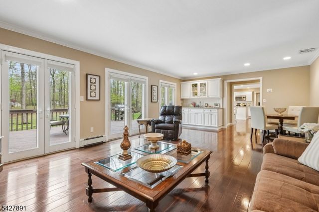 5 Revere Ct, Randolph Twp., NJ 07869