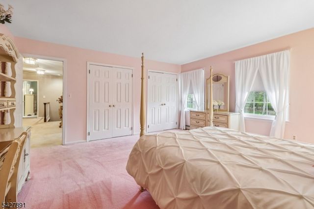 5 Revere Ct, Randolph Twp., NJ 07869