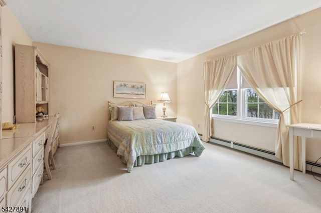 5 Revere Ct, Randolph Twp., NJ 07869