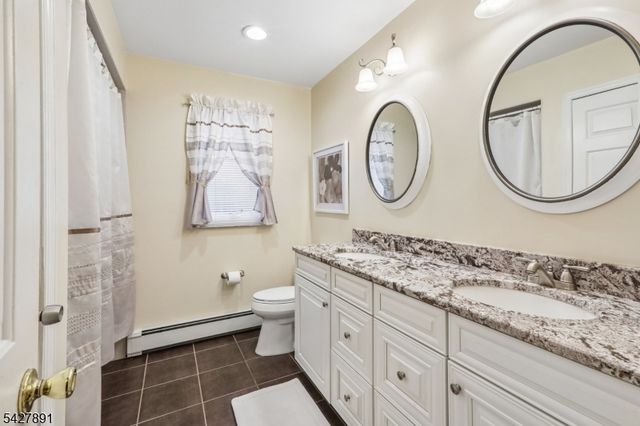 5 Revere Ct, Randolph Twp., NJ 07869