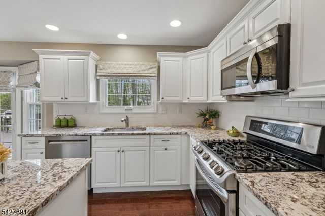 5 Revere Ct, Randolph Twp., NJ 07869