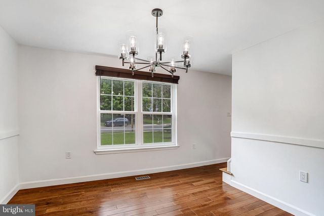 1413 BAYSHIRE LN, Herndon, VA 20170