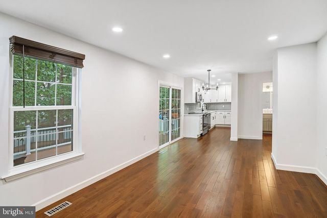 1413 BAYSHIRE LN, Herndon, VA 20170