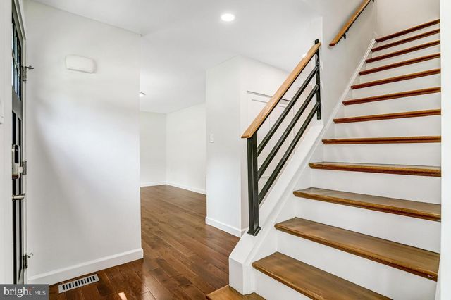 1413 BAYSHIRE LN, Herndon, VA 20170