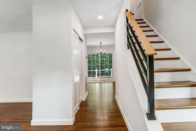1413 BAYSHIRE LN, Herndon, VA 20170
