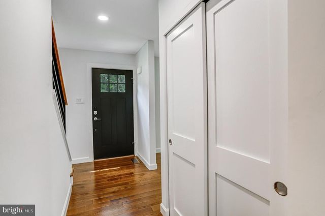 1413 BAYSHIRE LN, Herndon, VA 20170