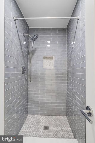 1413 BAYSHIRE LN, Herndon, VA 20170