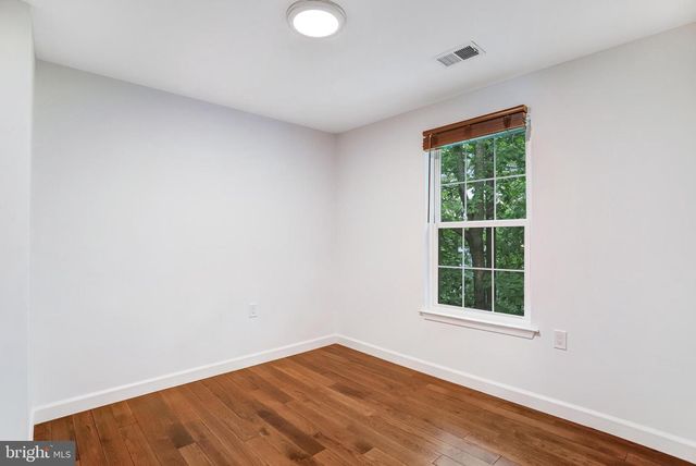 1413 BAYSHIRE LN, Herndon, VA 20170