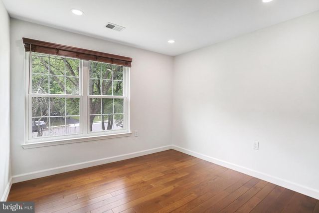 1413 BAYSHIRE LN, Herndon, VA 20170