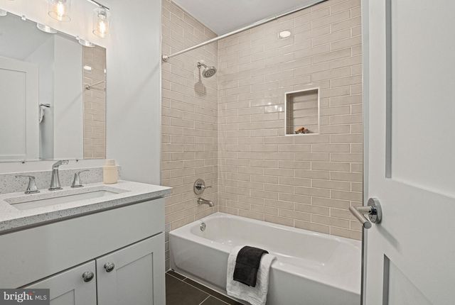 1413 BAYSHIRE LN, Herndon, VA 20170