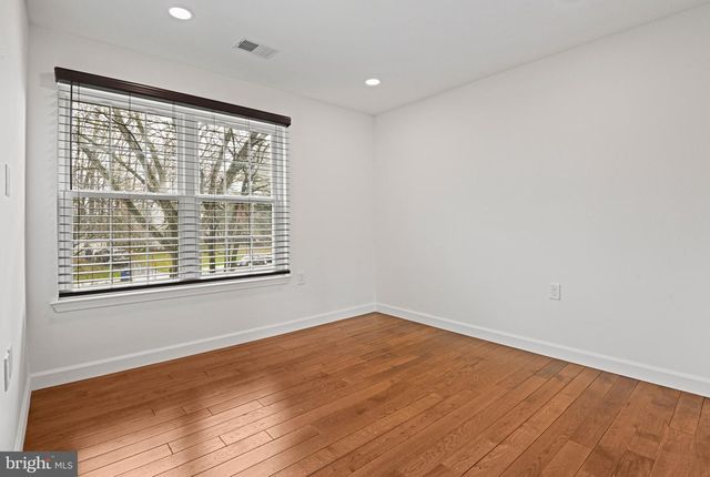 1413 BAYSHIRE LN, Herndon, VA 20170