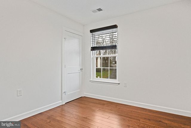 1413 BAYSHIRE LN, Herndon, VA 20170