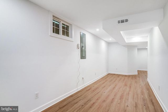 1413 BAYSHIRE LN, Herndon, VA 20170