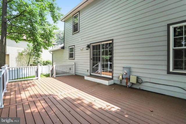 1413 BAYSHIRE LN, Herndon, VA 20170